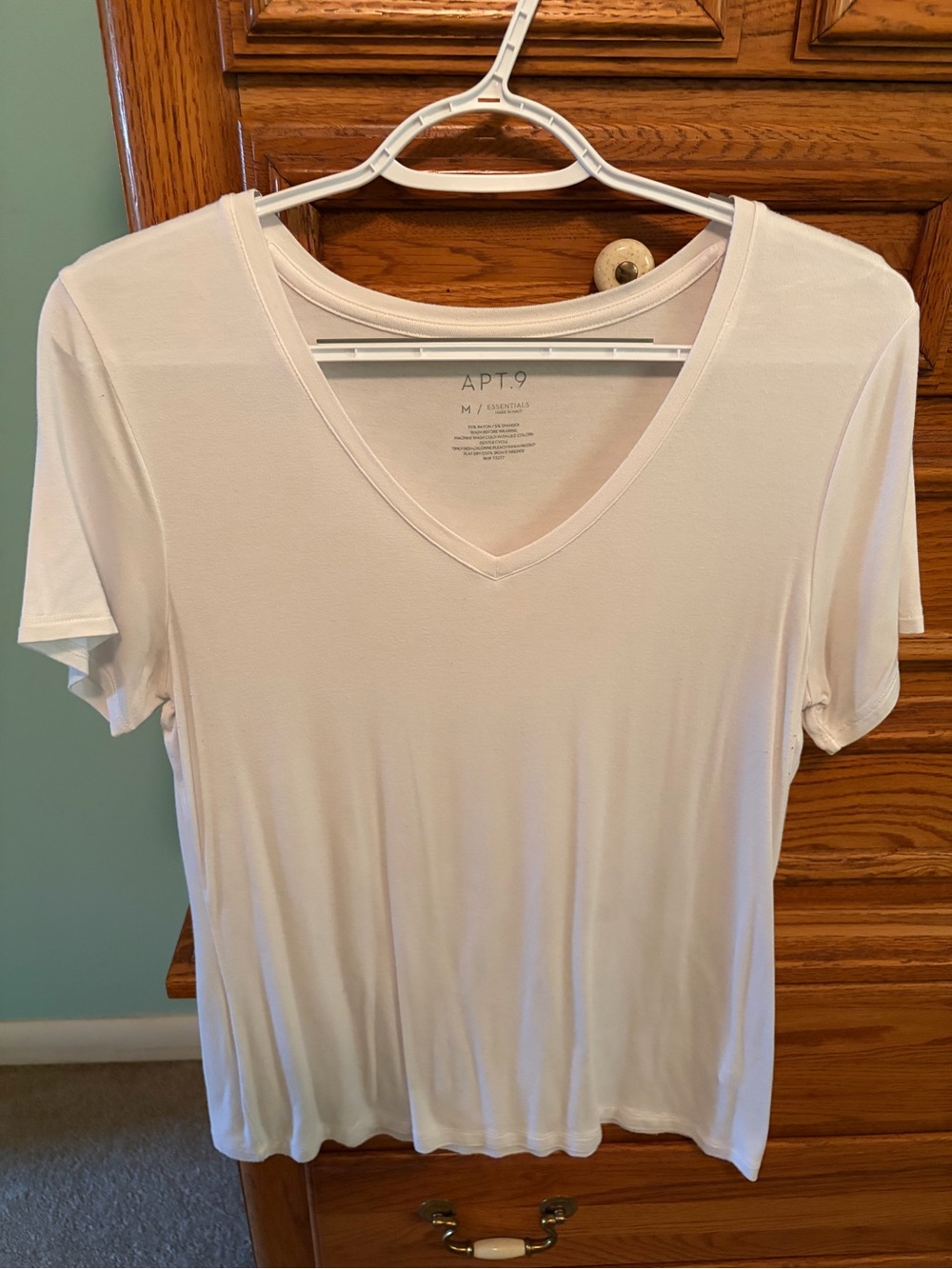 Apt. 9 White V-Neck Short Sleeve Tee